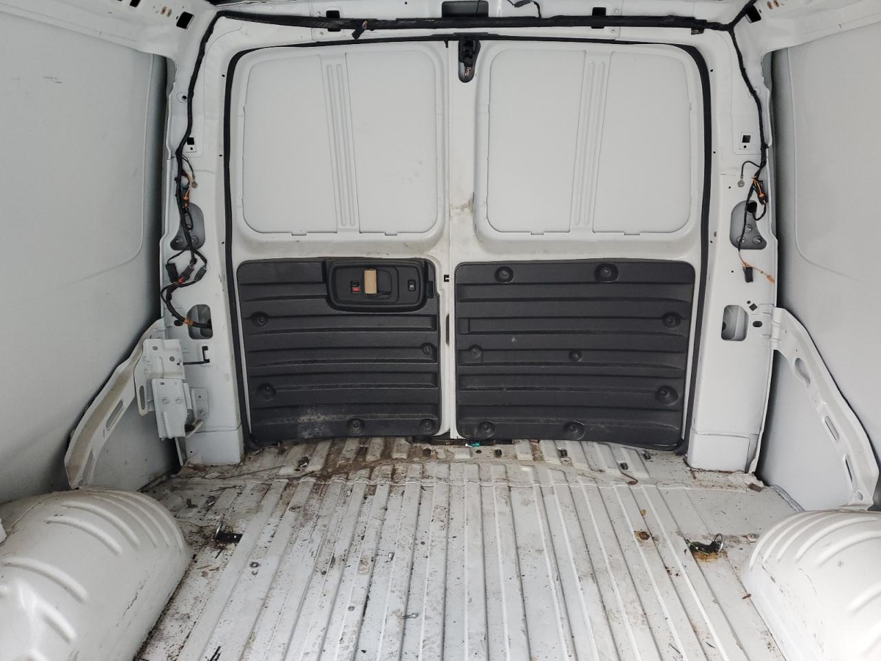 Chevrolet Express Image 12