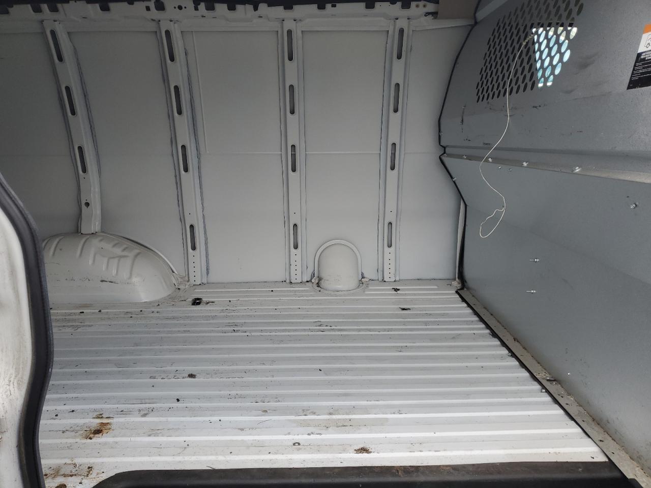 Chevrolet Express Image 7