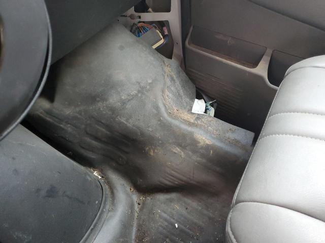 Chevrolet Express Image 13