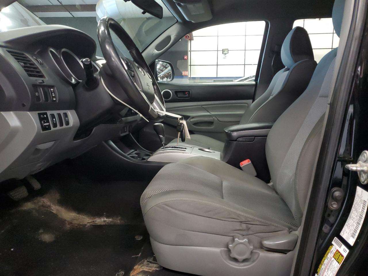 Toyota Tacoma Double Cab Image 12