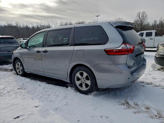 Toyota Sienna Image 13
