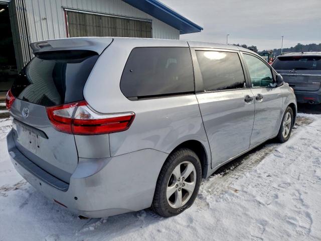 Toyota Sienna Image 2