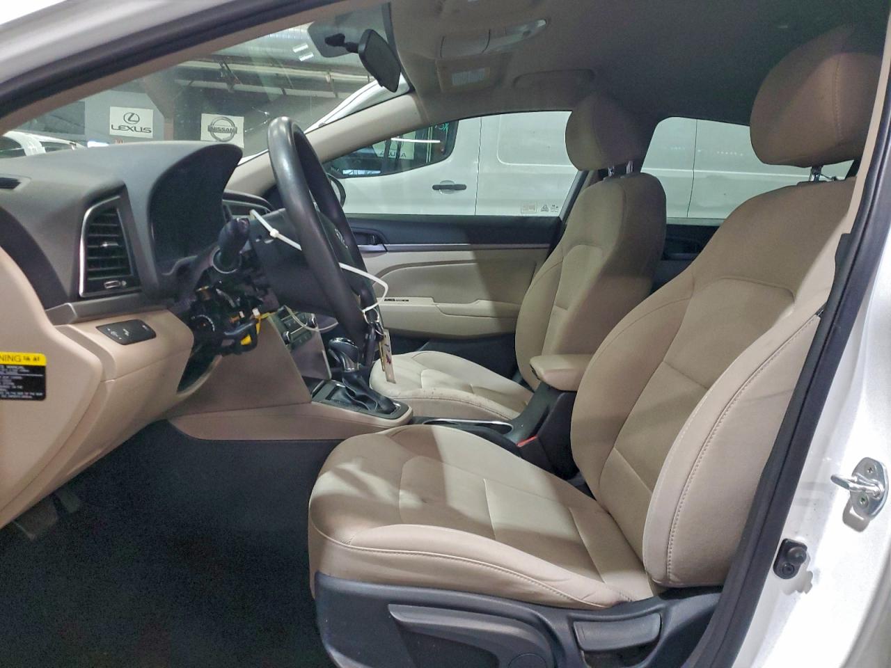 Hyundai ELANTRA Sel Image 3