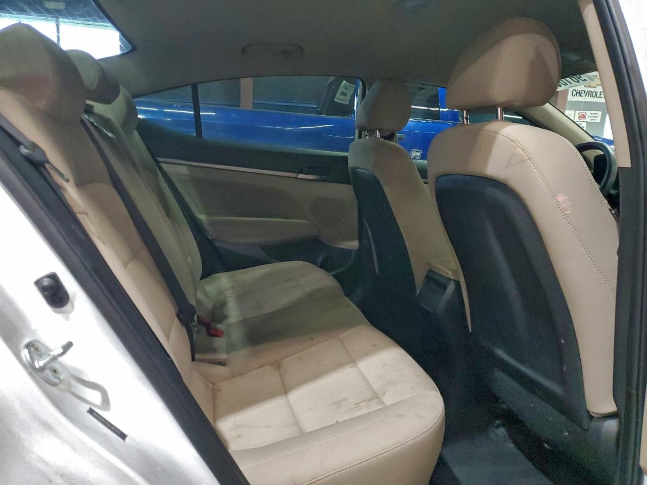 Hyundai ELANTRA Sel Image 12