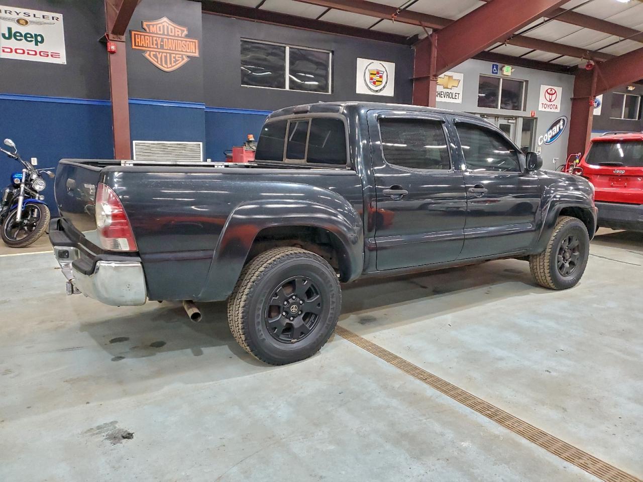 Toyota Tacoma Double Cab Image 12