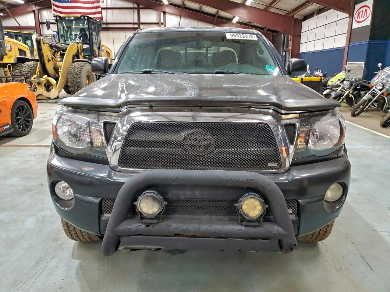 Toyota Tacoma Double Cab Image 3