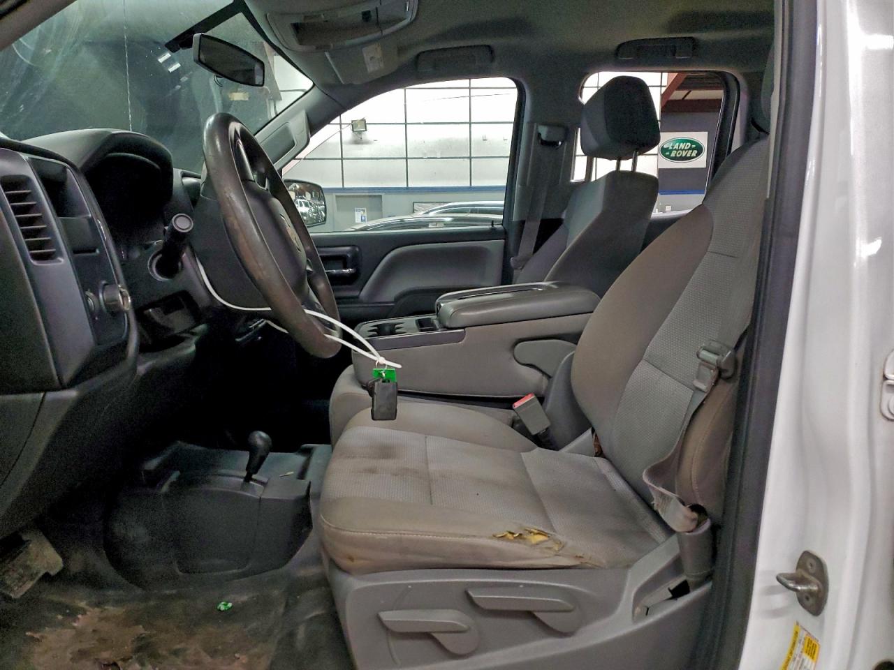 Chevrolet Silverado K1500 Image 6