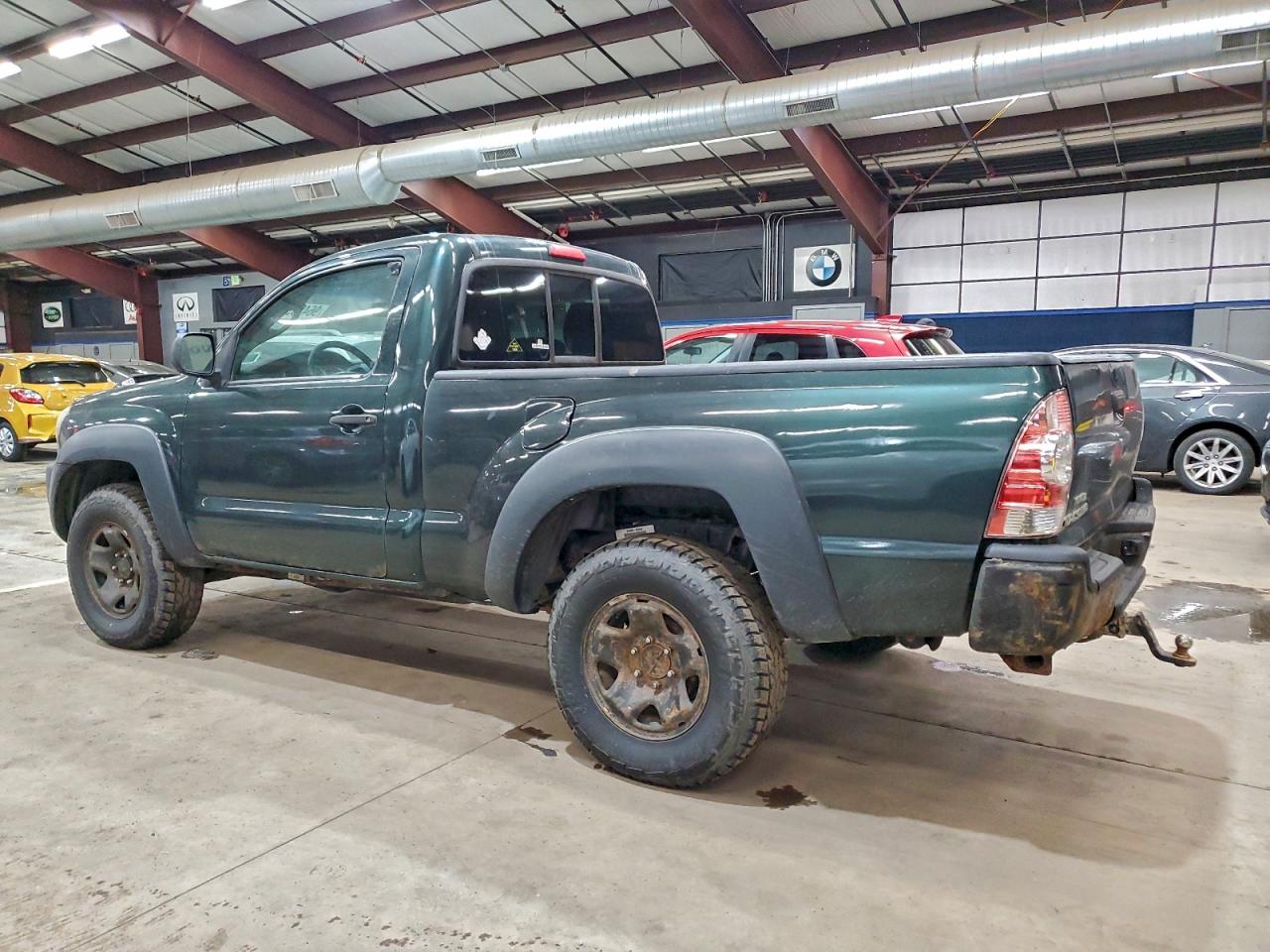 Toyota Tacoma Image 2