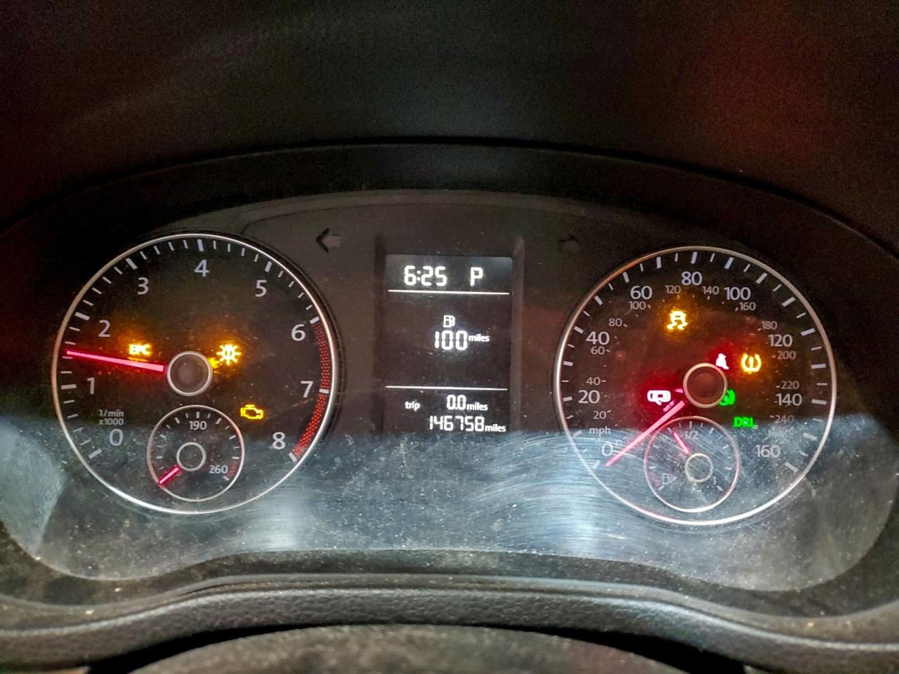 Volkswagen Passat S Image 9