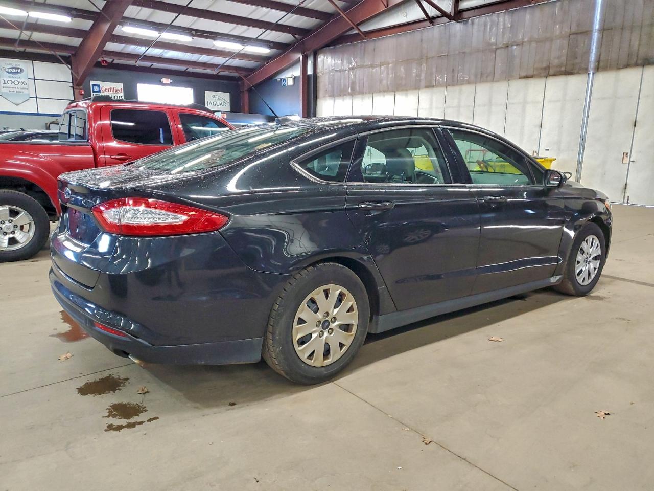 Ford Fusion S Image 9