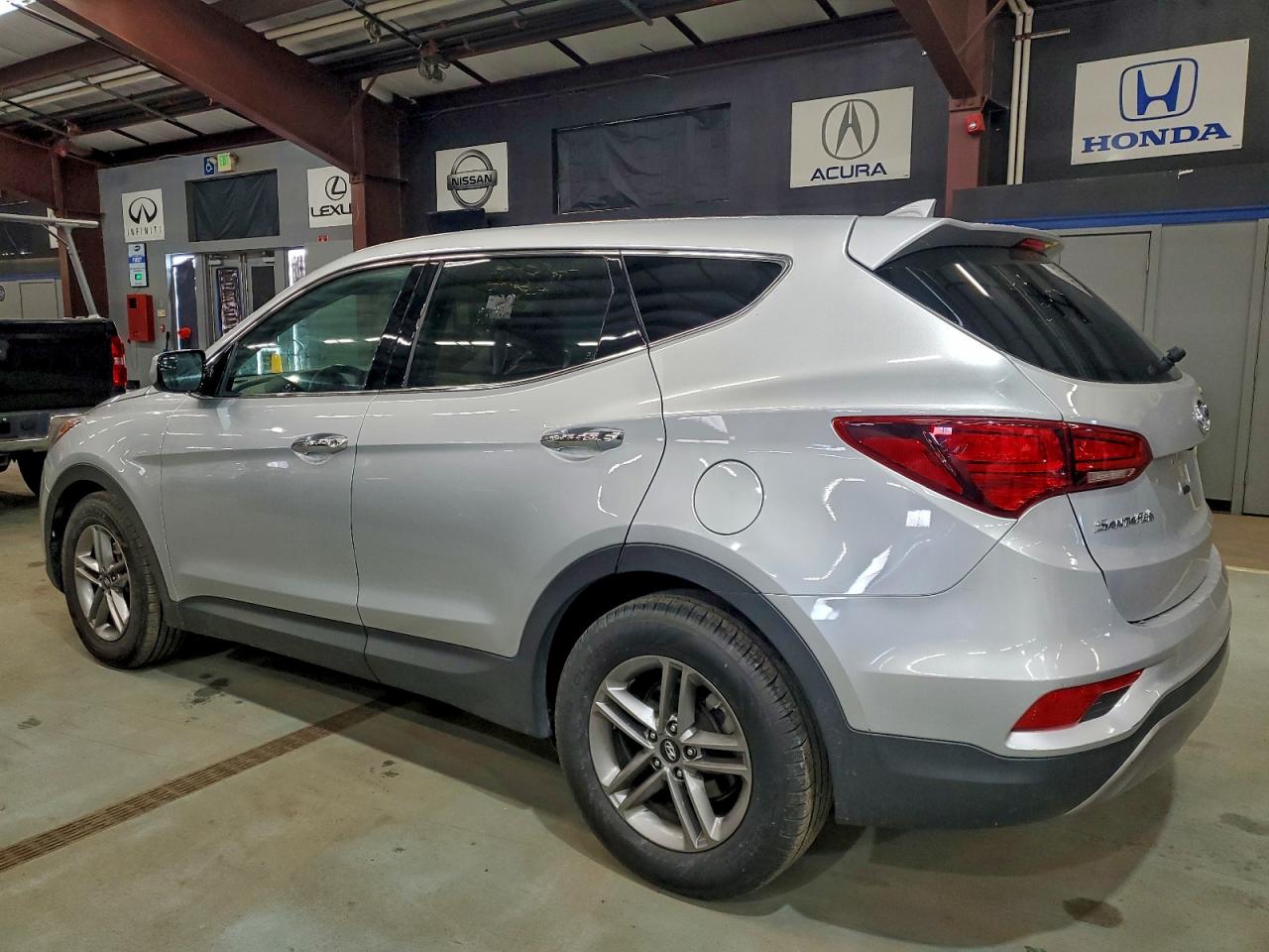 Hyundai SANTA FE Image 9