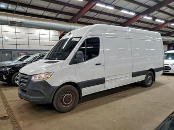  Salvage Mercedes-Benz Sprinter