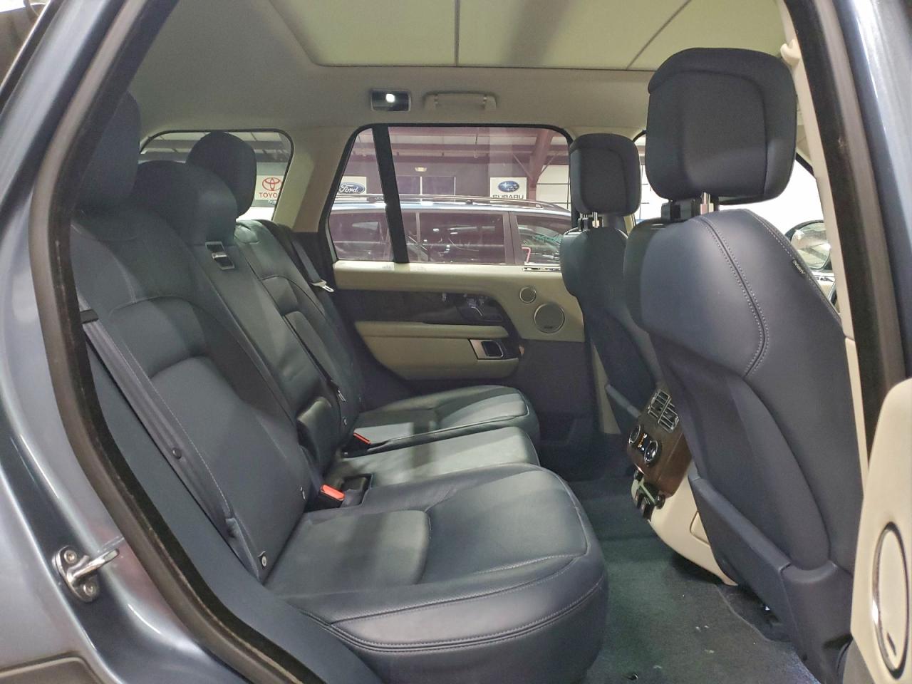 Land Rover Range Rover Supercharged Image 9