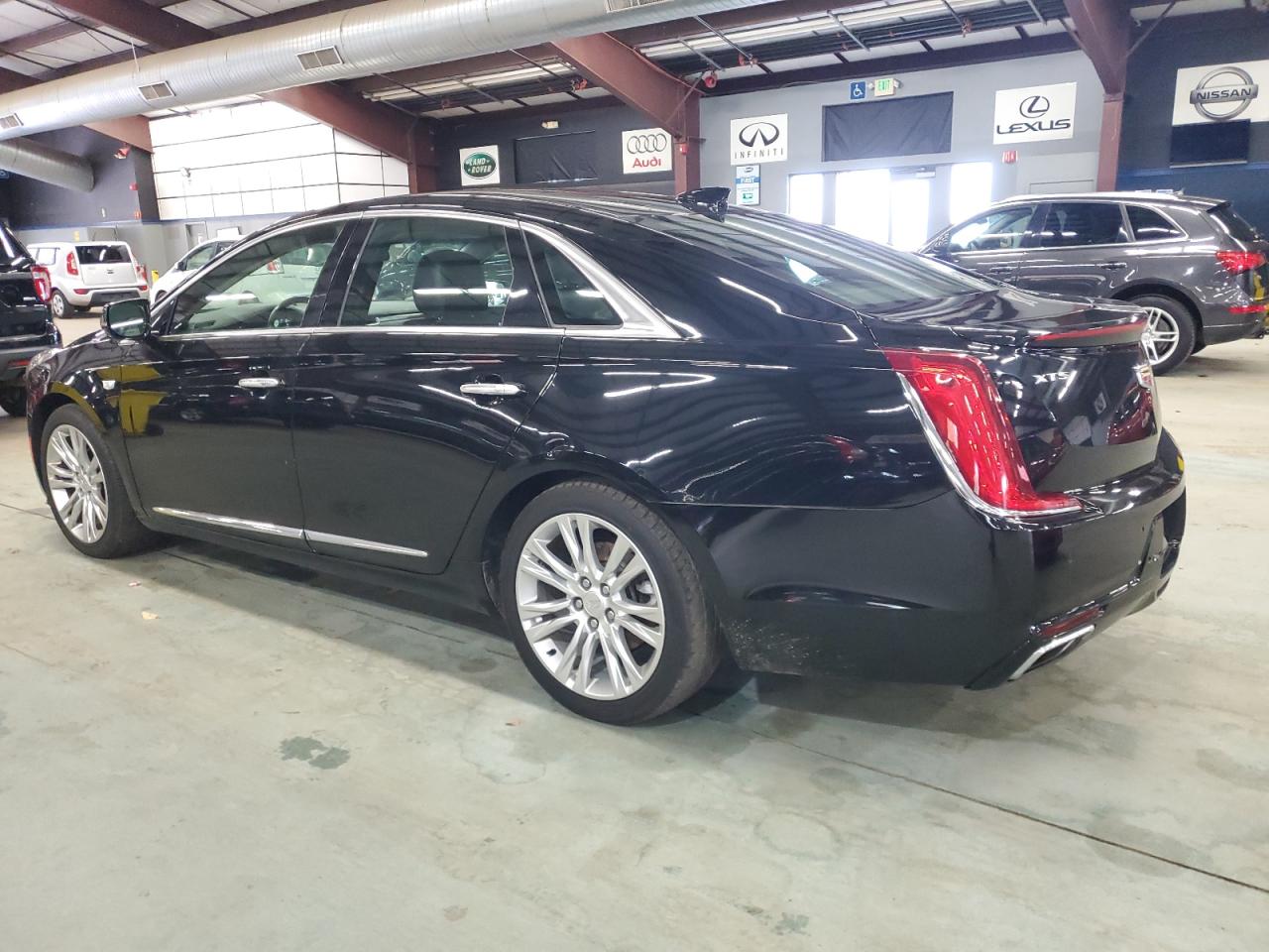 Cadi XTS Luxury Image 12