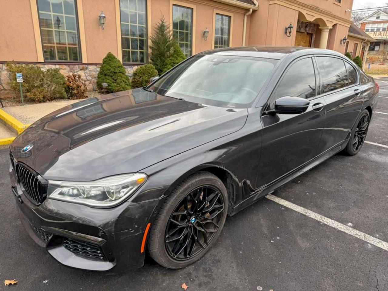 BMW 7 Series Xi Image 1