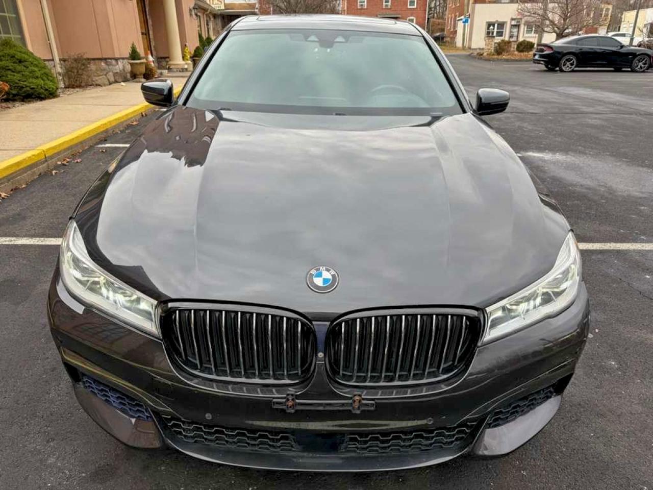 BMW 7 Series Xi Image 3