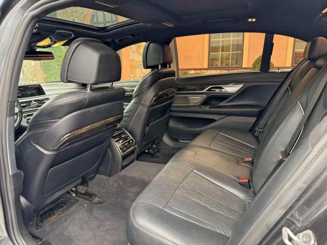 BMW 7 Series Xi Image 9