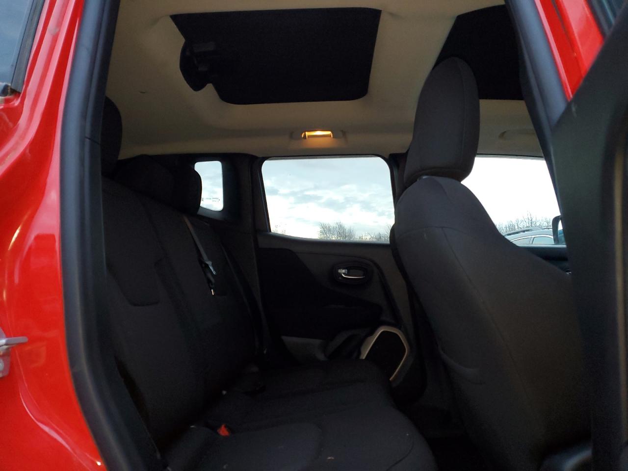 Jeep Renegade Latitude Image 4