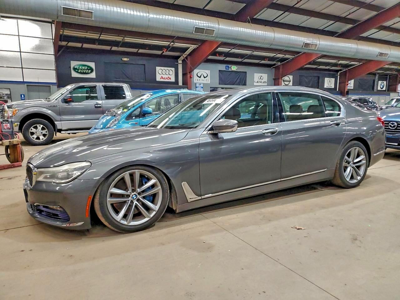 BMW 7 Series Xi Image 1