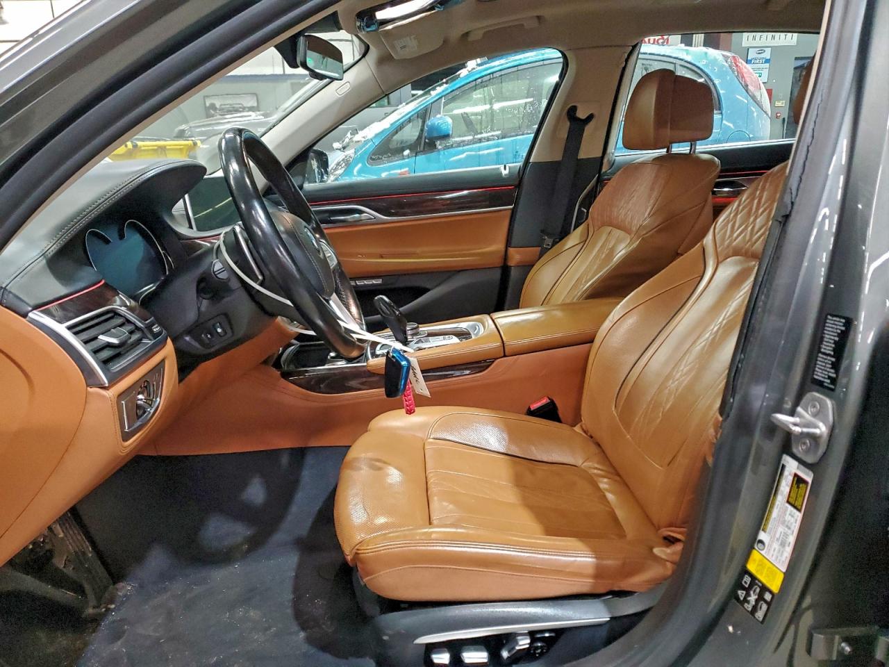 BMW 7 Series Xi Image 6