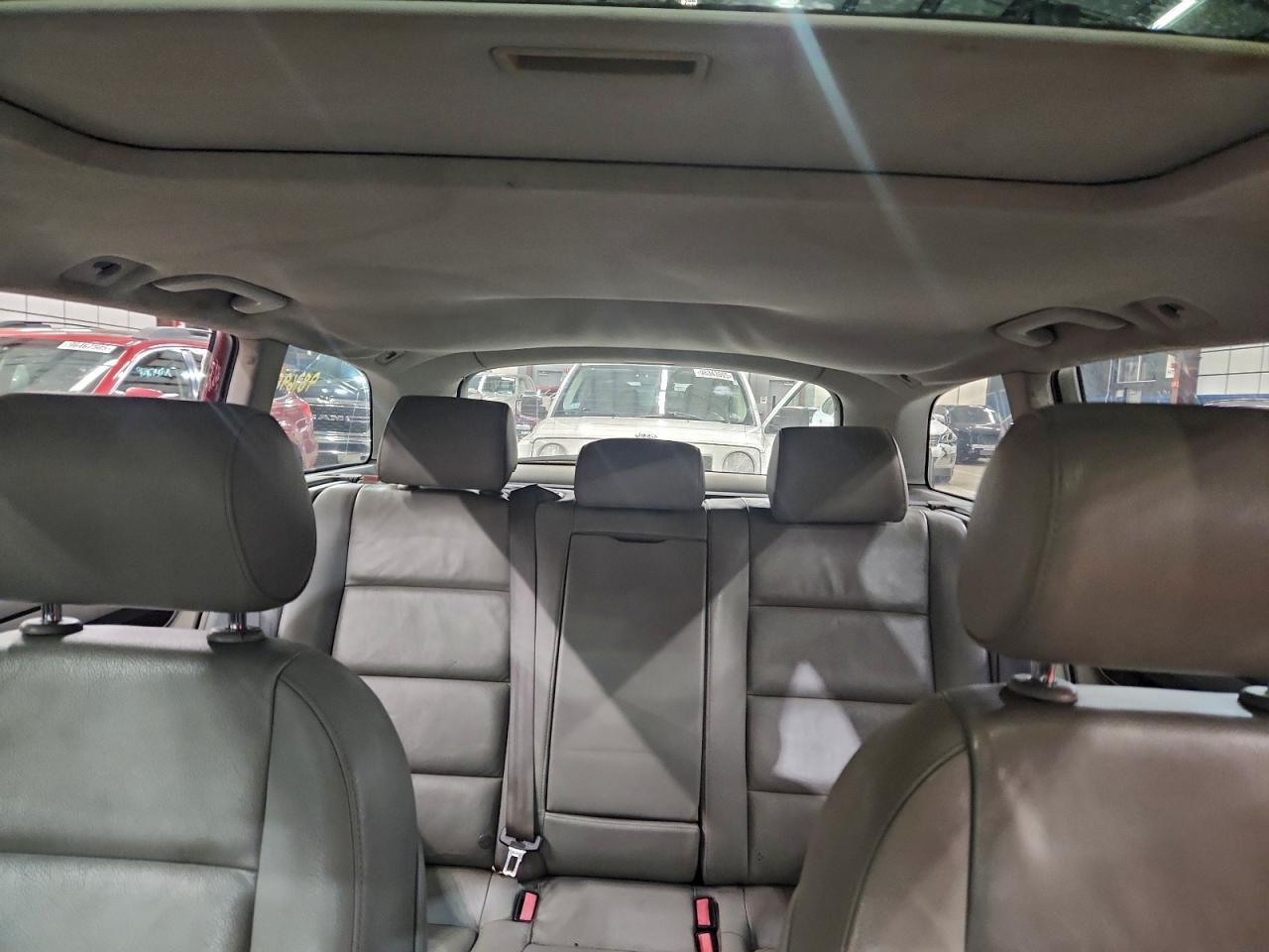 Audi A6 Avant Quattro Image 10