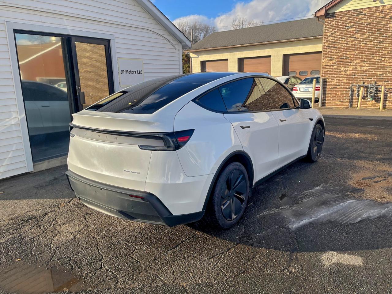 Tesla Model Y Image 3