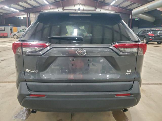 Toyota RAV4 Le Image 4