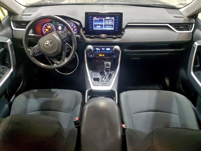 Toyota RAV4 Le Image 13