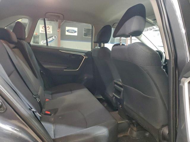 Toyota RAV4 Le Image 7