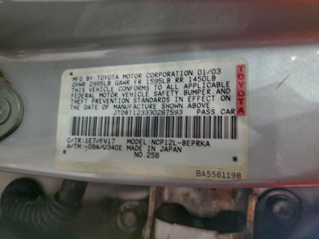 Toyota ECHO Image 10