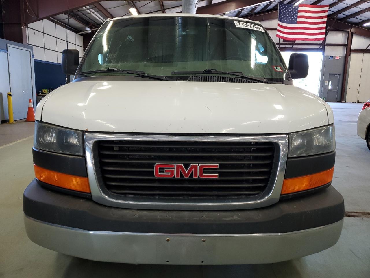 GMC Savana G2500 Image 9