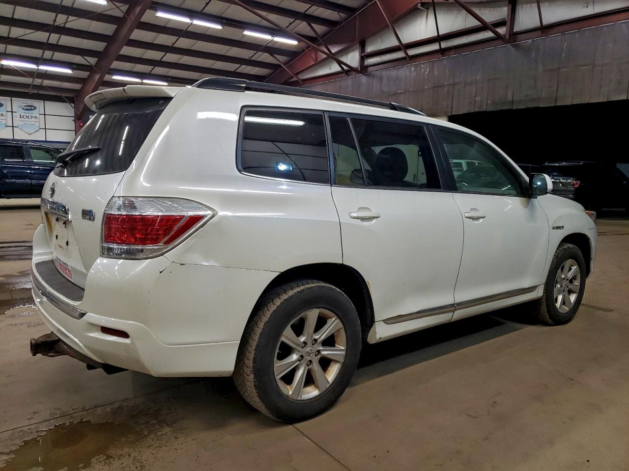 Toyota Highlander Hybrid Image 2