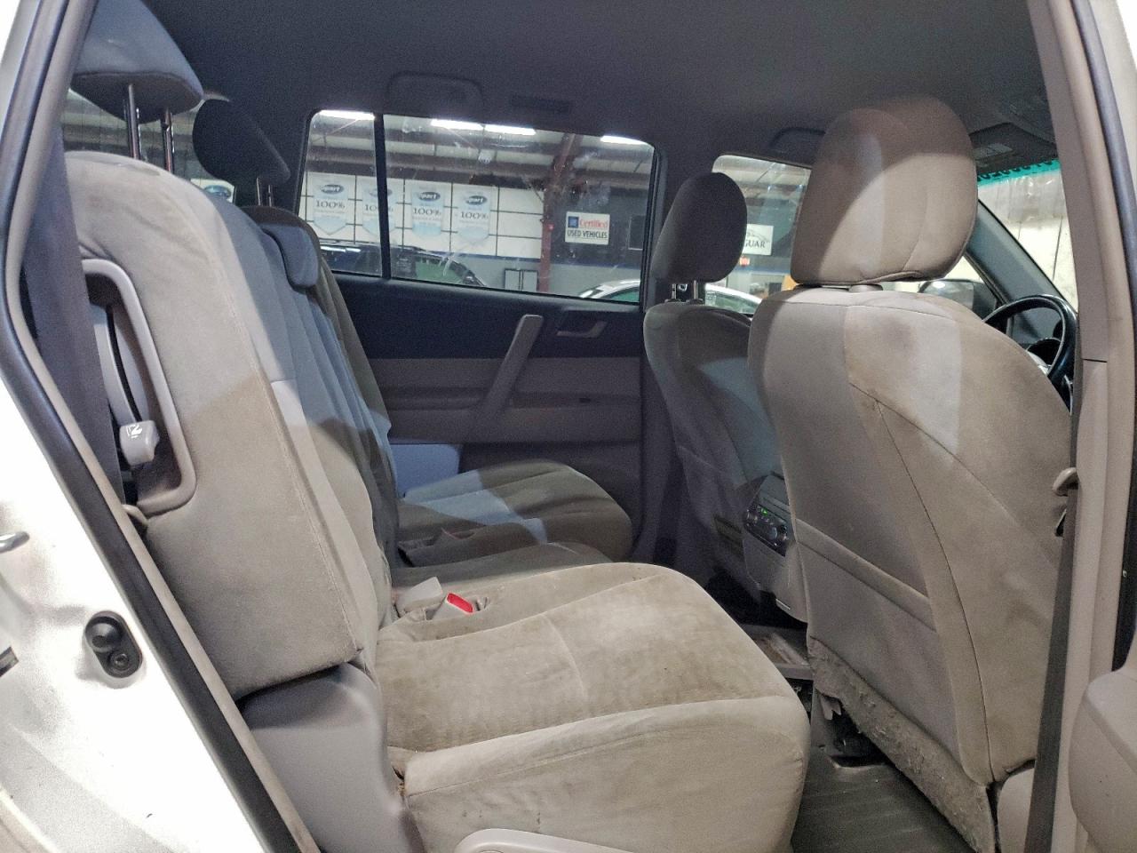 Toyota Highlander Hybrid Image 12