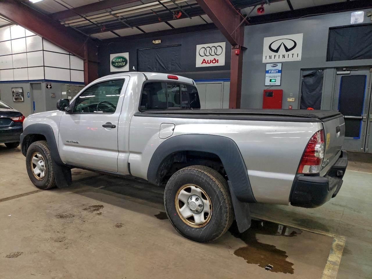 Toyota Tacoma Image 9