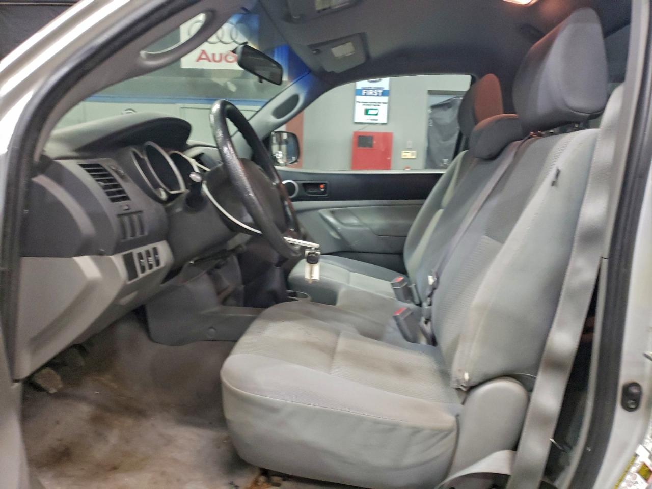 Toyota Tacoma Image 3