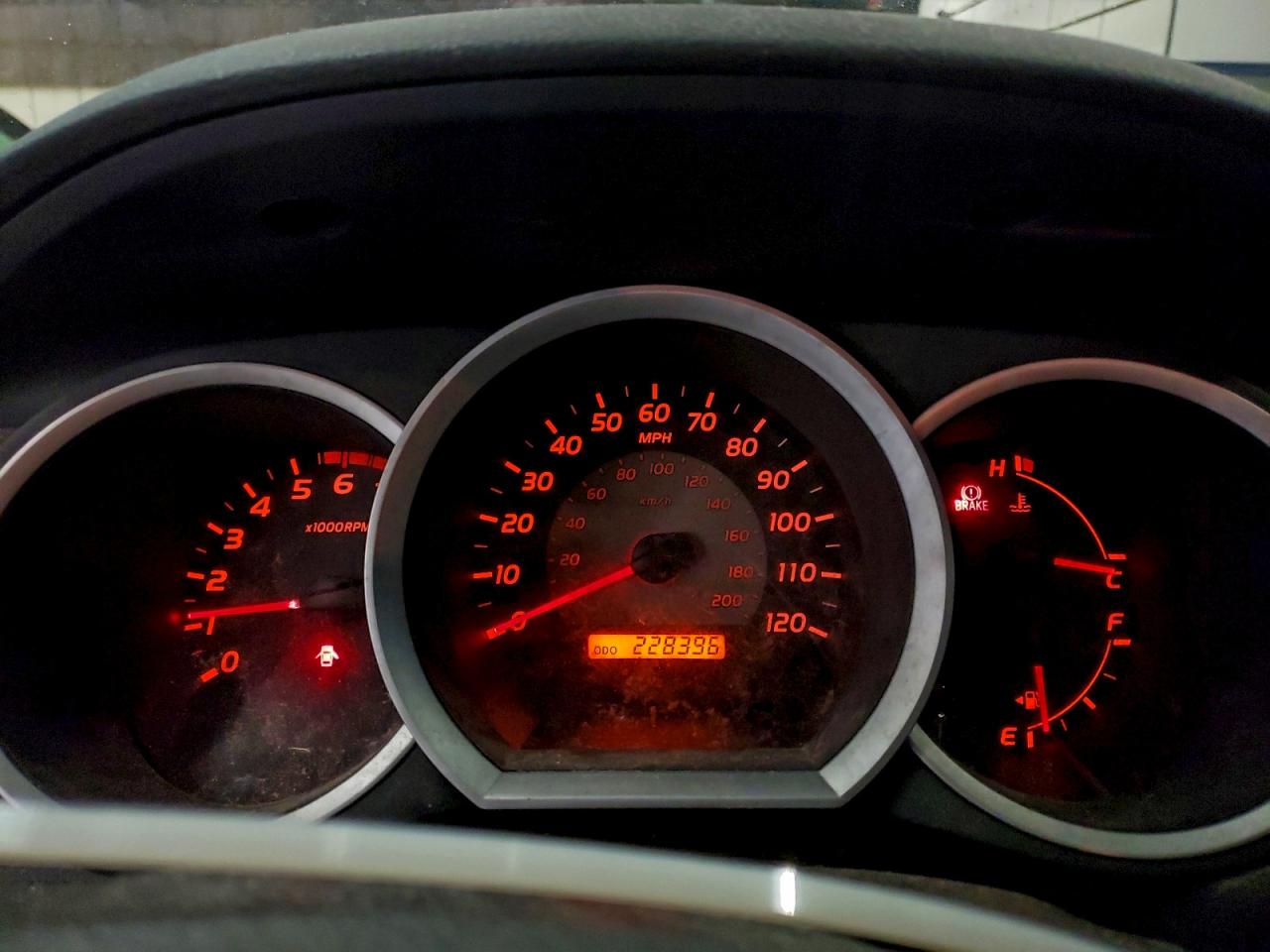 Toyota Tacoma Image 4