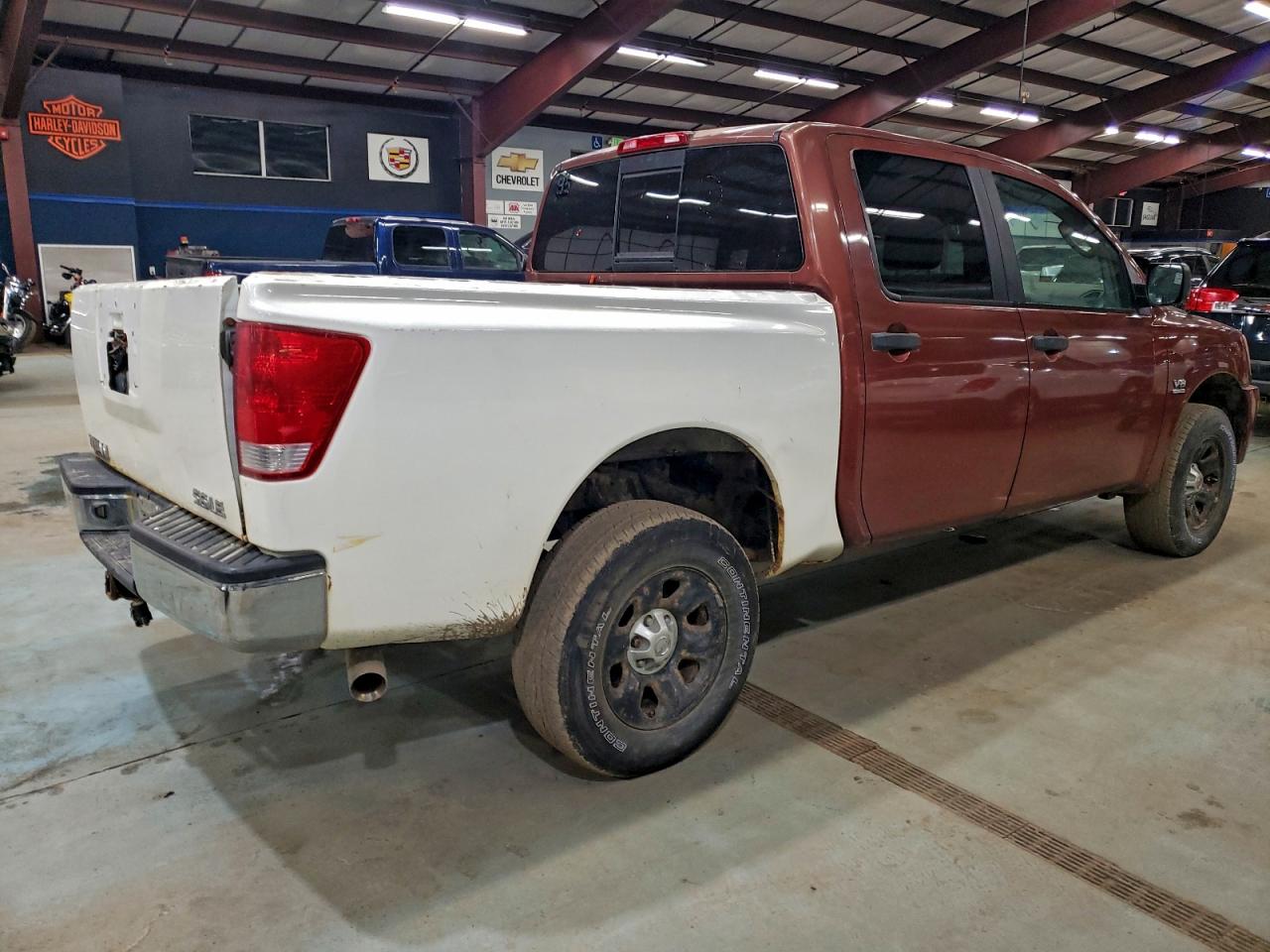 Nissan Titan Xe Image 3