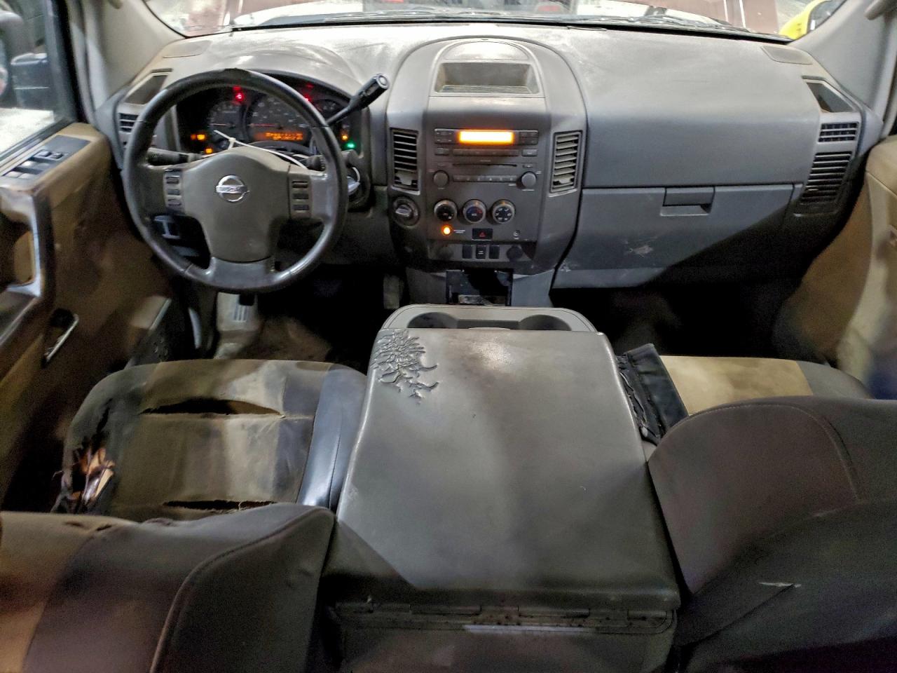 Nissan Titan Xe Image 5