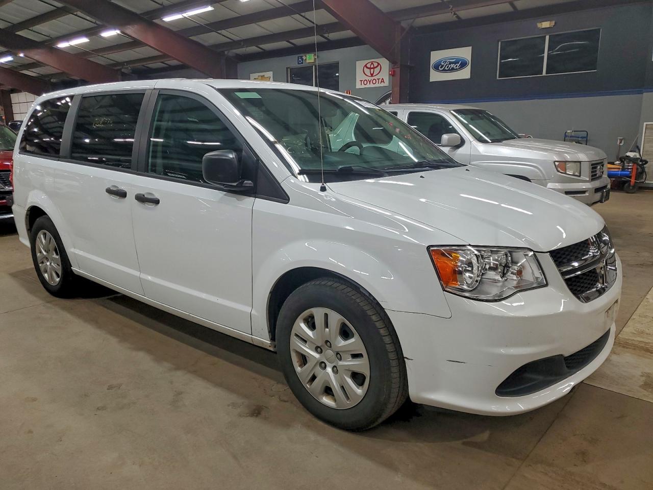 Dodge Caravan Se Image 2
