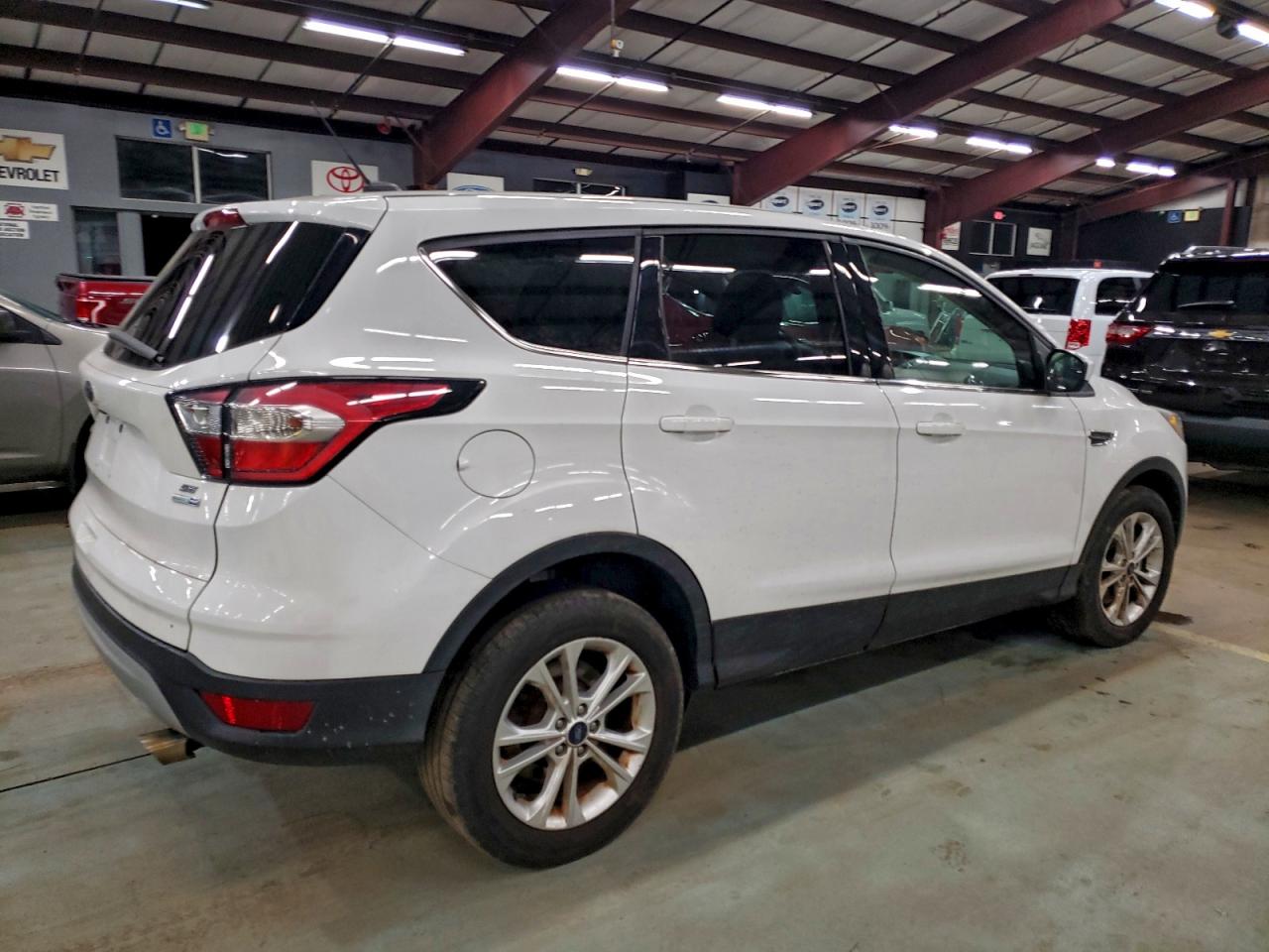 Ford Escape Se Image 8