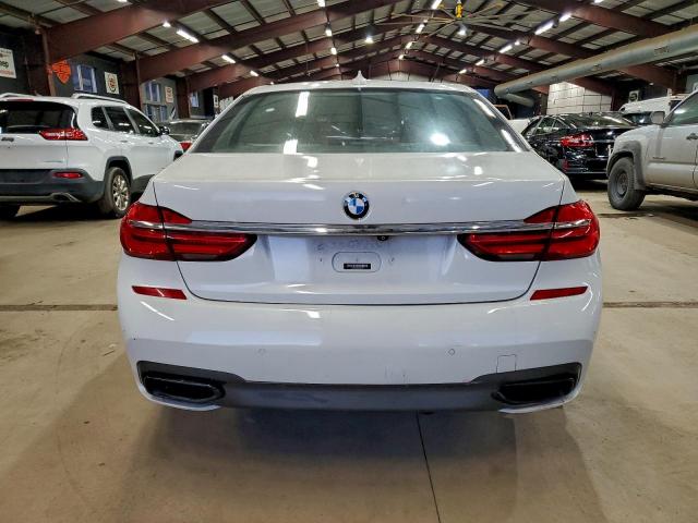 BMW 7 Series Xi Image 2