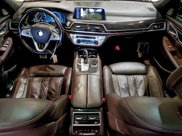 BMW 7 Series Xi Image 13
