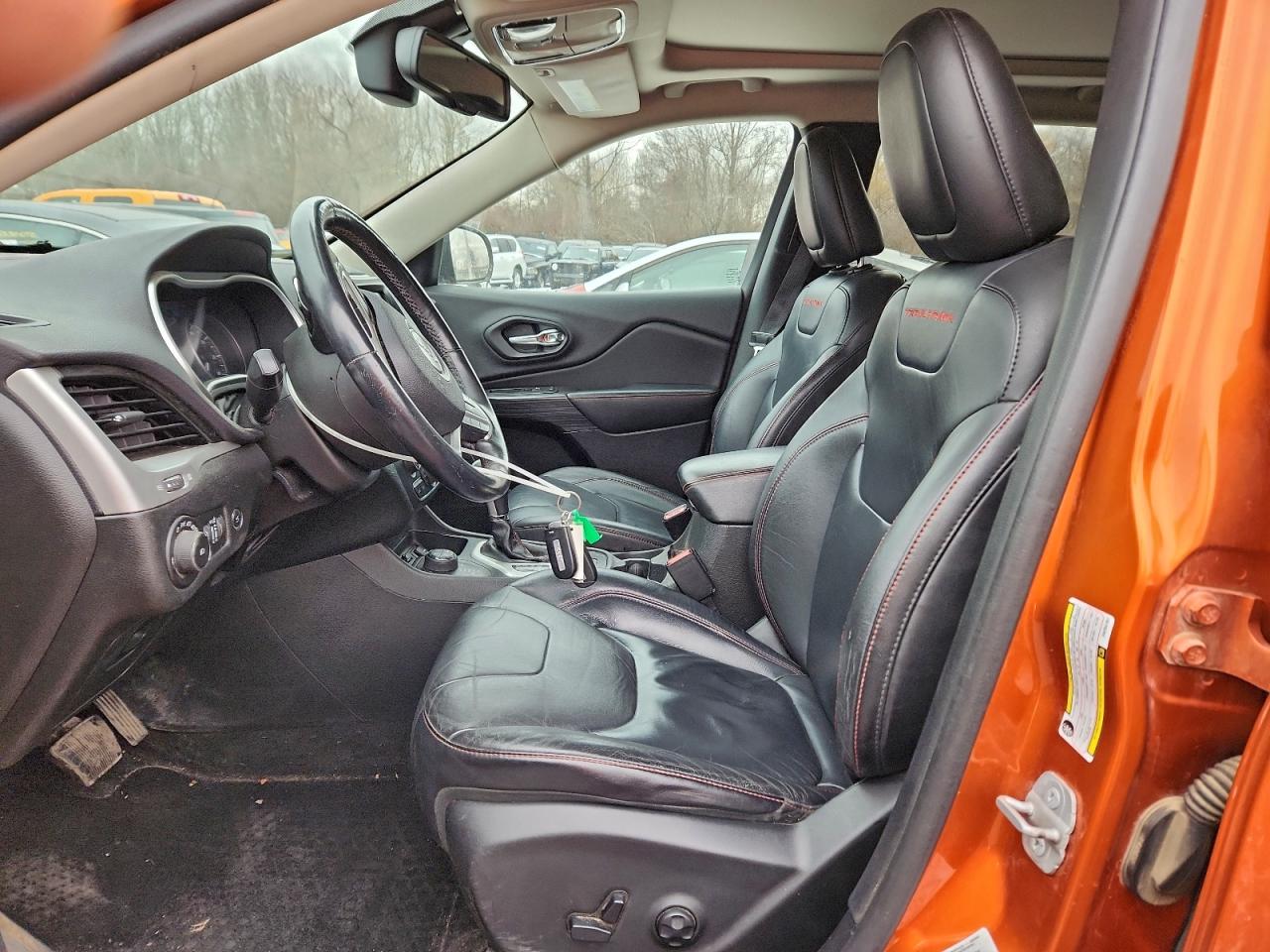 Jeep Cherokee Trailhawk Image 11