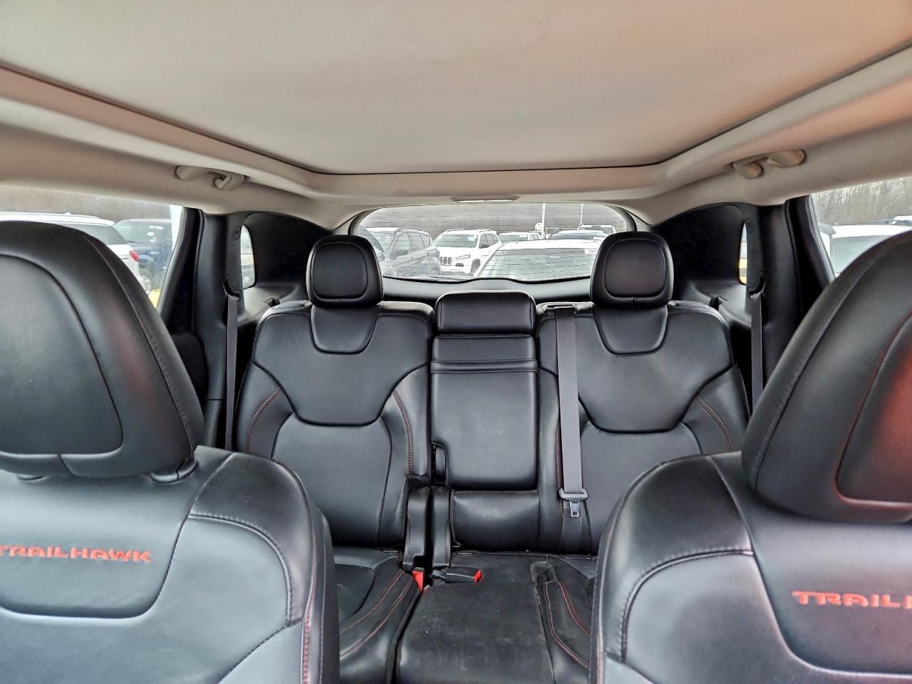 Jeep Cherokee Trailhawk Image 5