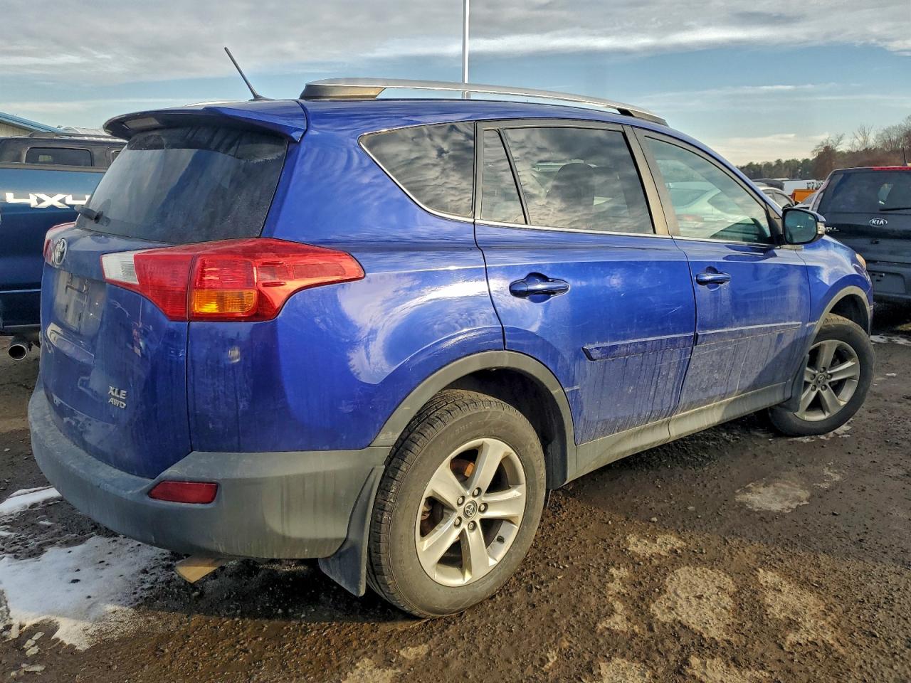 Toyota RAV4 Xle Image 12