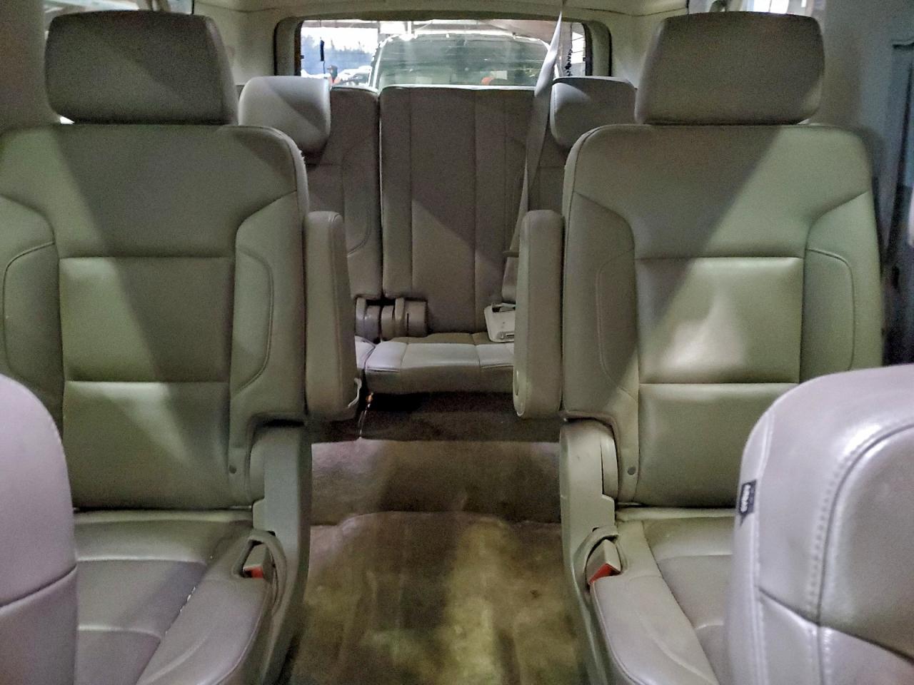 Chevrolet Suburban K1500 Ltz Image 2