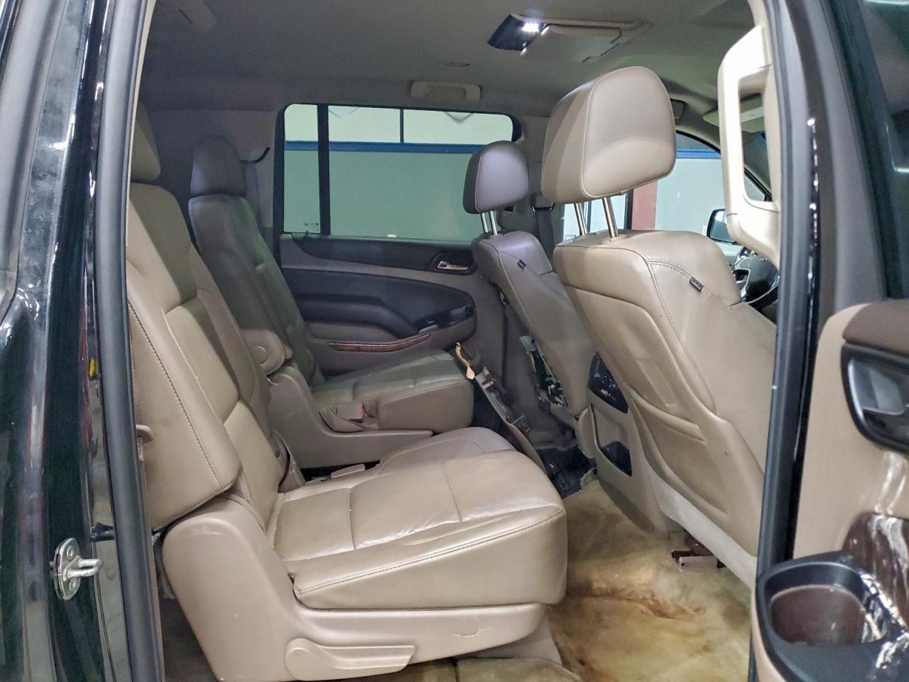 Chevrolet Suburban K1500 Ltz Image 7