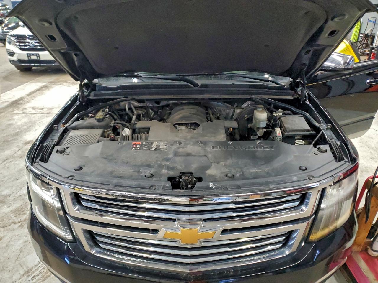 Chevrolet Suburban K1500 Ltz Image 9