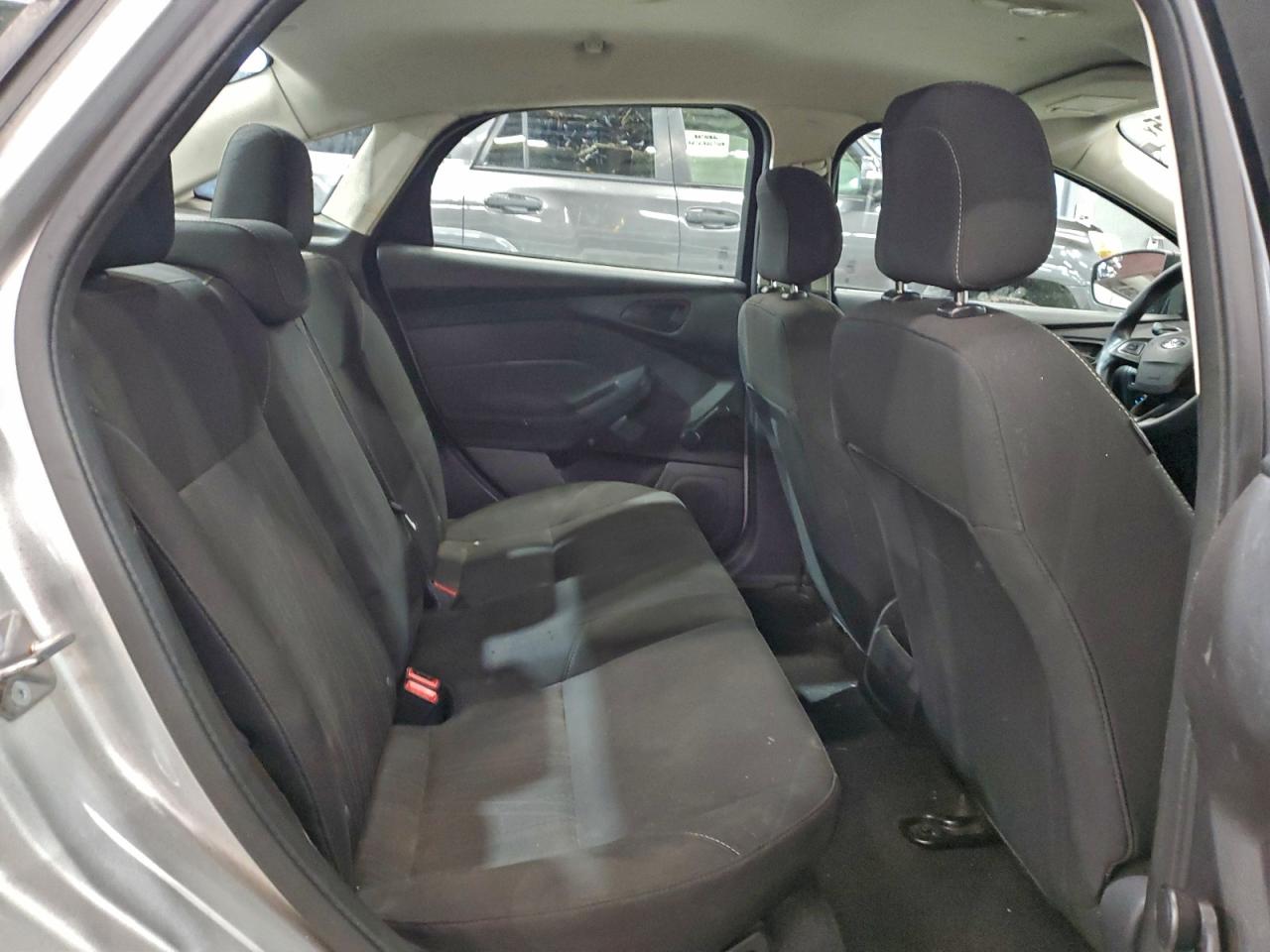 Ford Focus S Image 9