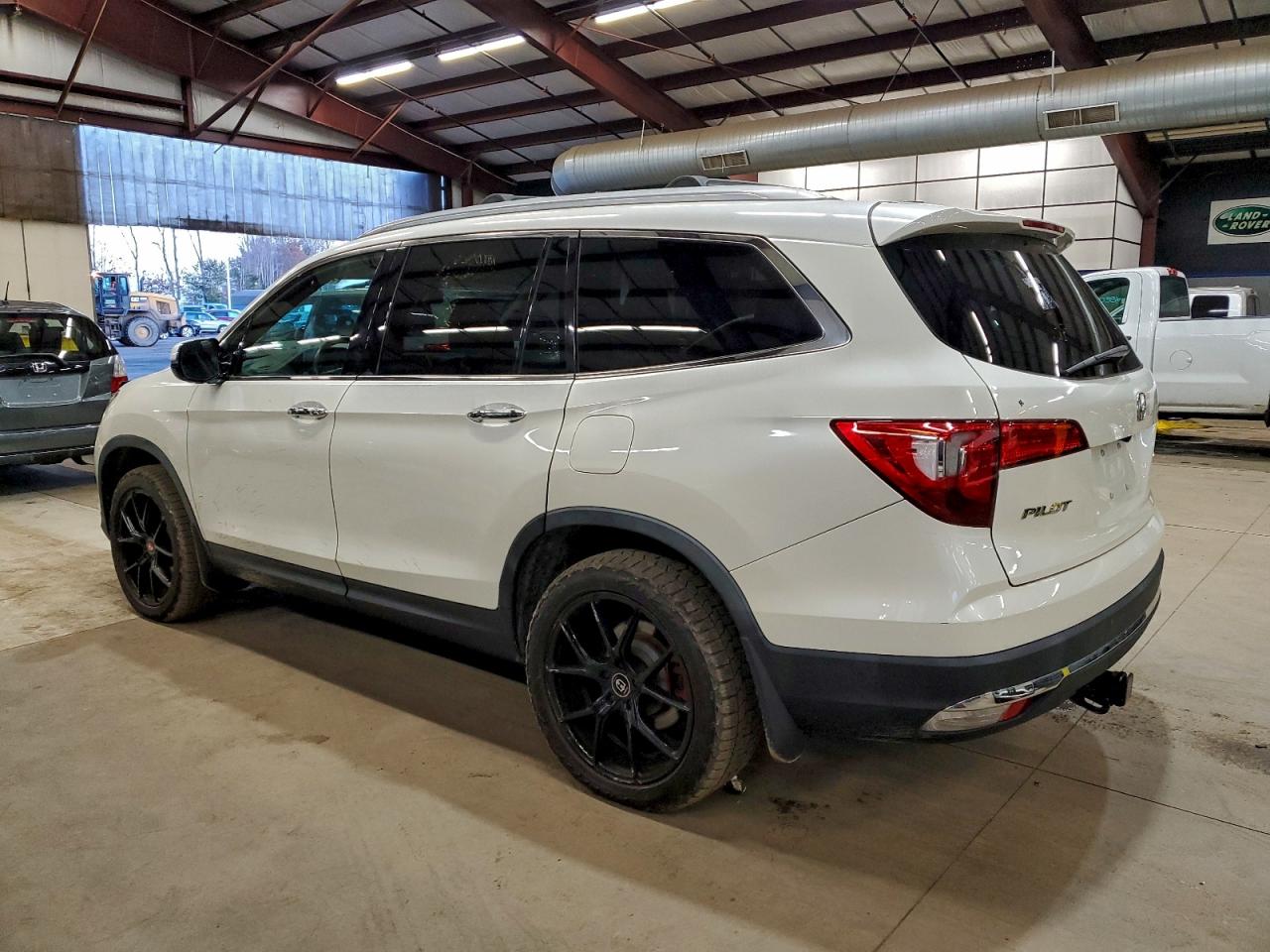 Honda Pilot Touring Image 8